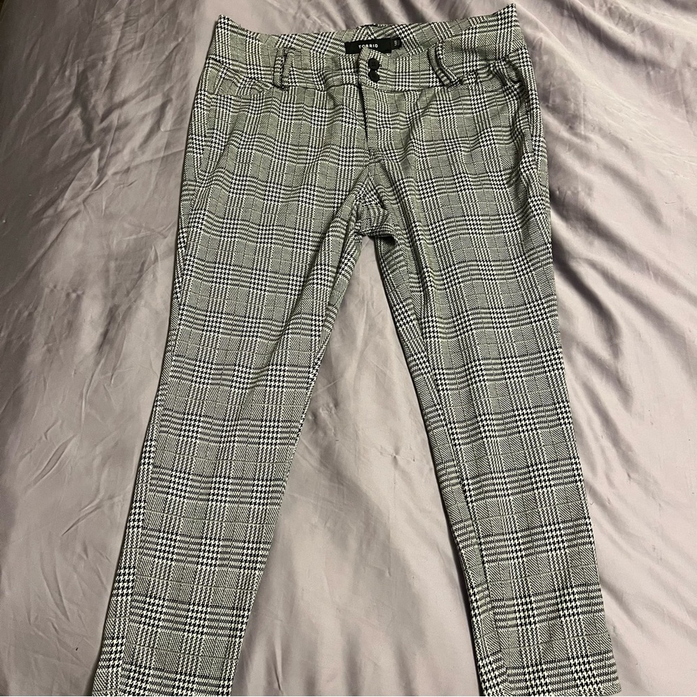 Torrid black & white plaid trousers